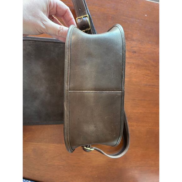 Rare Vintage BROWN Coach LEATHERWARE Classic Pouch Shoulder Bag mid-1970s - Picture 16 of 16